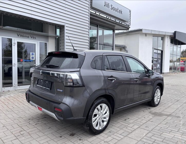 Suzuki S-Cross SUV / Terénní 1,4 l 81 kw