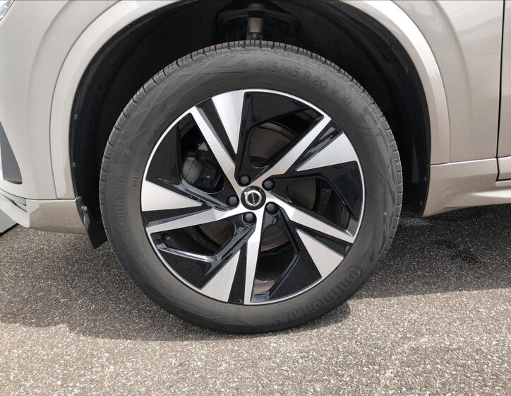 Volvo XC90 SUV / Terénní 2,0 l 173 kw