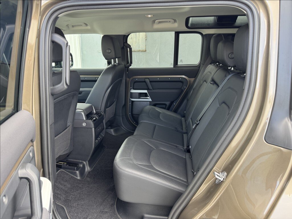 Land Rover Defender SUV / Terénní 3,0 l 221 kw