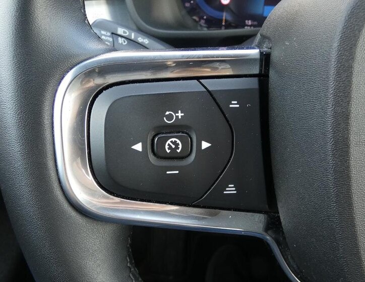 Volvo XC40 SUV / Terénní 2,0 l 120 kw