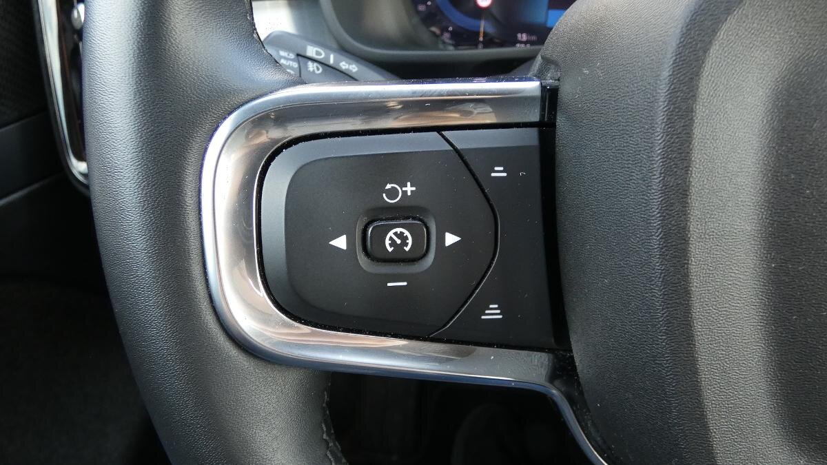 Volvo XC40 SUV / Terénní 2,0 l 120 kw