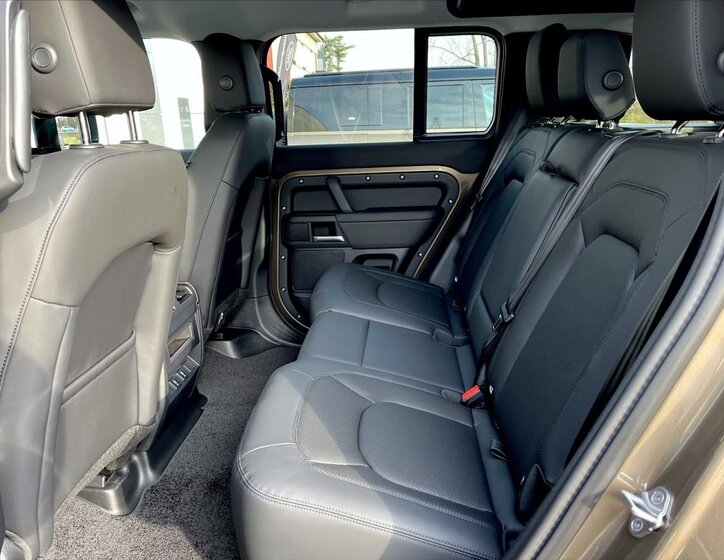Land Rover Defender SUV / Terénní 3,0 l 183 kw
