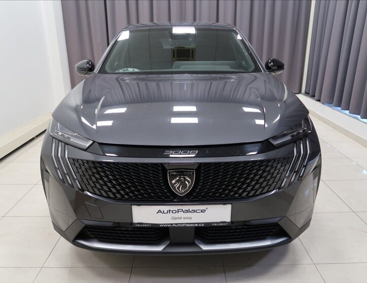 Peugeot 3008 SUV 1,2 l 100 kw