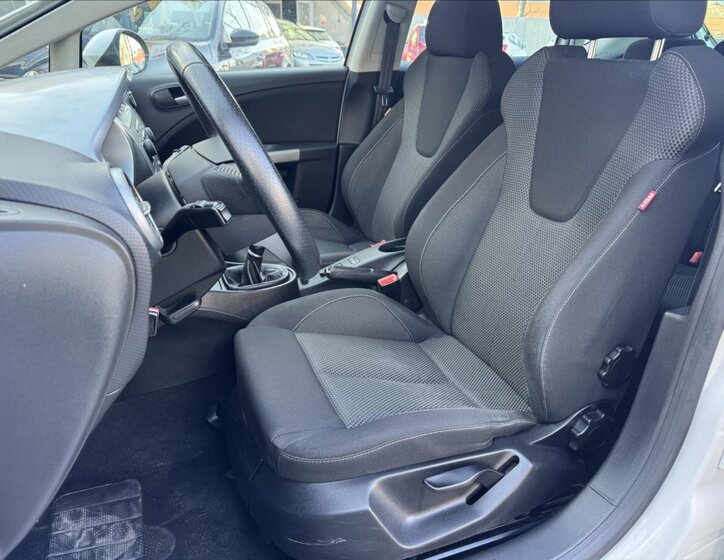 Seat Leon Hatchback 1,4 l 92 kw