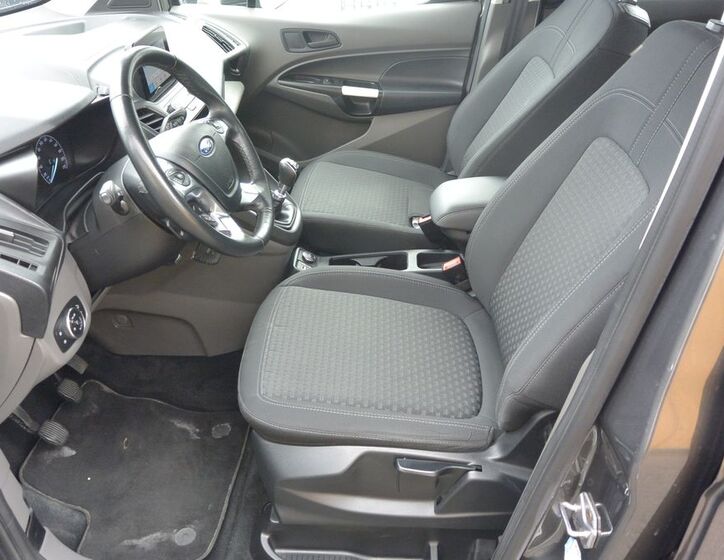 Ford Transit Connect 8
