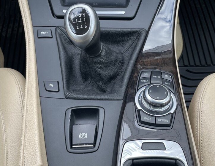 BMW Řada 5 Kombi 3,0 l 180 kw