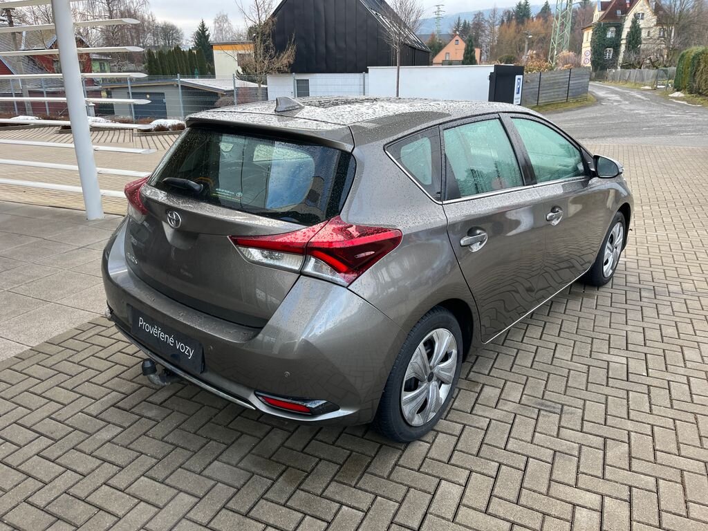 Toyota Auris Hatchback 1,6 l 97 kw