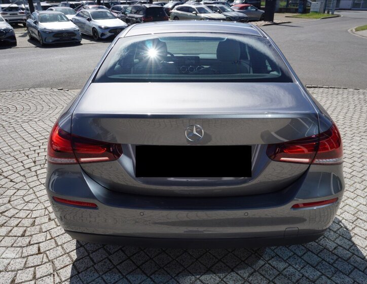 Mercedes-Benz Třídy A Sedan / Limuzína 1,3 l 100 kw