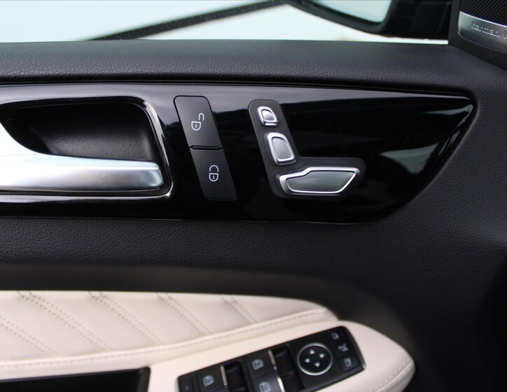 Mercedes-Benz GLE SUV 4,7 l 335 kw