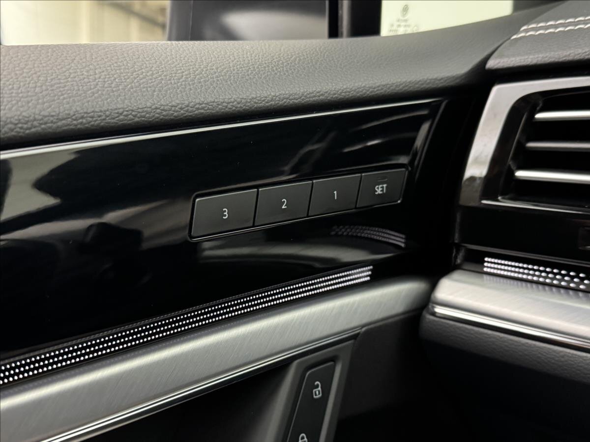 Volkswagen Touareg SUV 3,0 l 210 kw