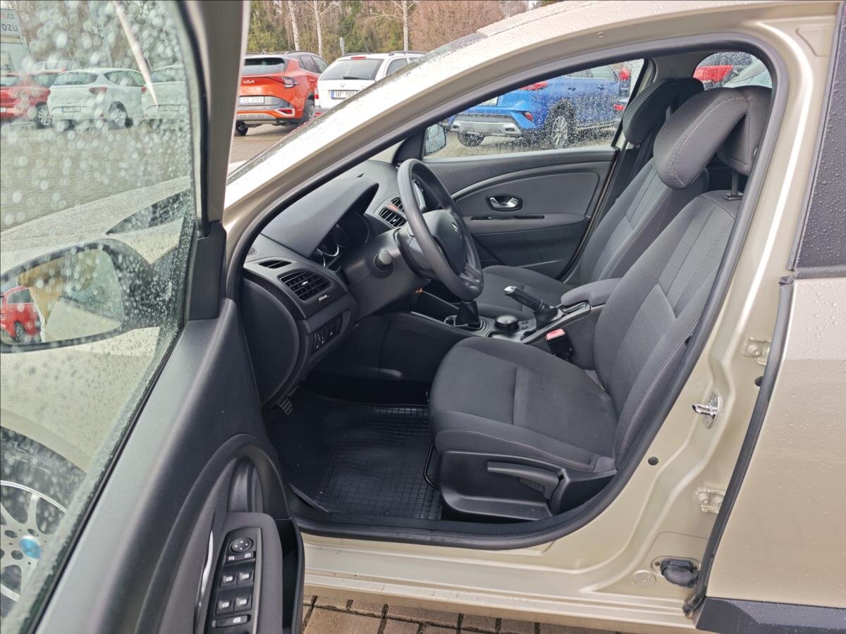 Renault Fluence Sedan / Limuzína 1,5 l 66 kw