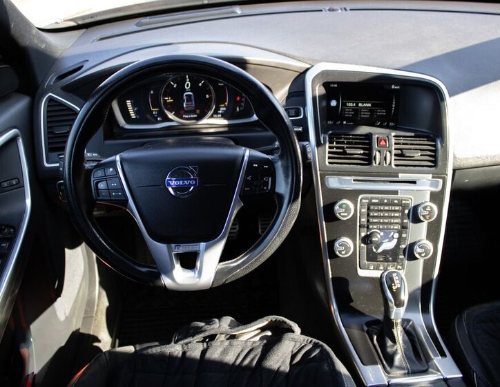 Volvo XC60 SUV / Terénní 2,0 l 140 kw