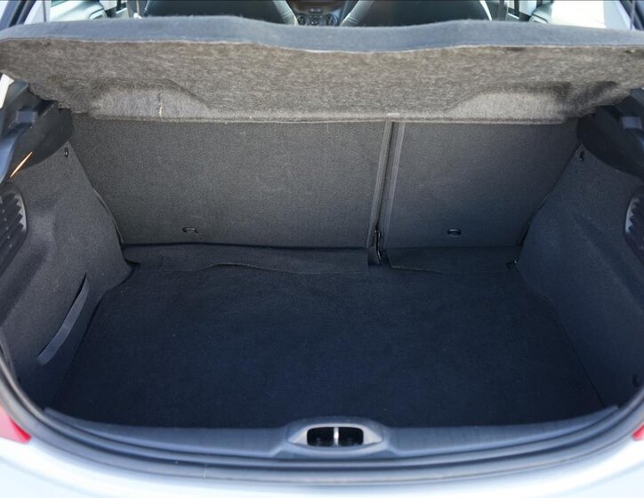 Peugeot 208 Hatchback 1,2 l 60 kw