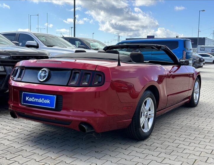 Ford Mustang Kabriolet 3,7 l 227 kw