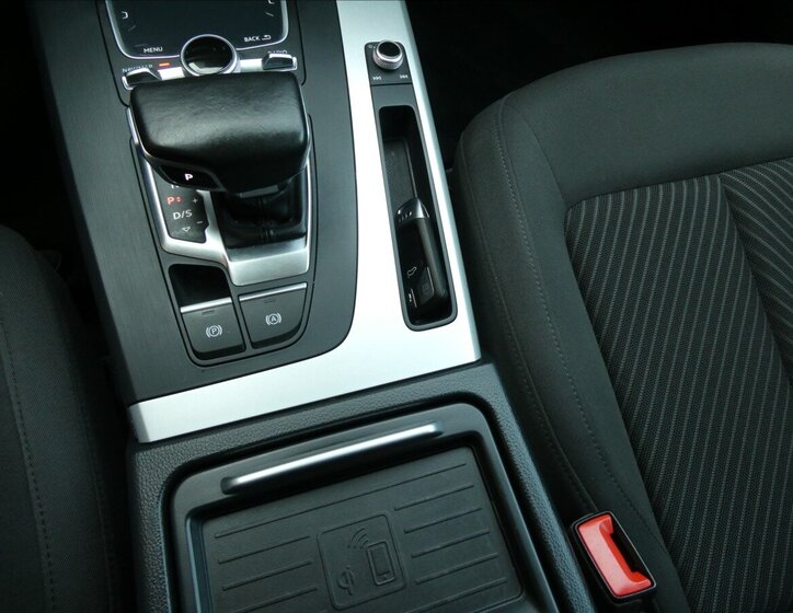 Audi Q5 SUV / Terénní 2,0 l 120 kw