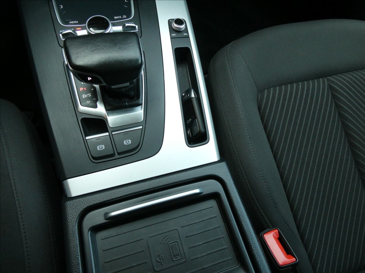 Audi Q5 SUV / Terénní 2,0 l 120 kw