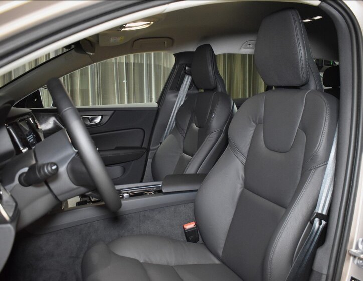 Volvo V60 Kombi 2,0 l 145 kw