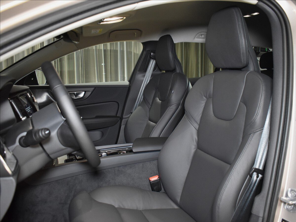 Volvo V60 Kombi 2,0 l 145 kw