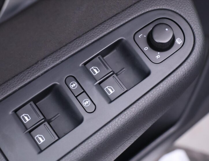 Volkswagen Sharan MPV 2,0 l 103 kw