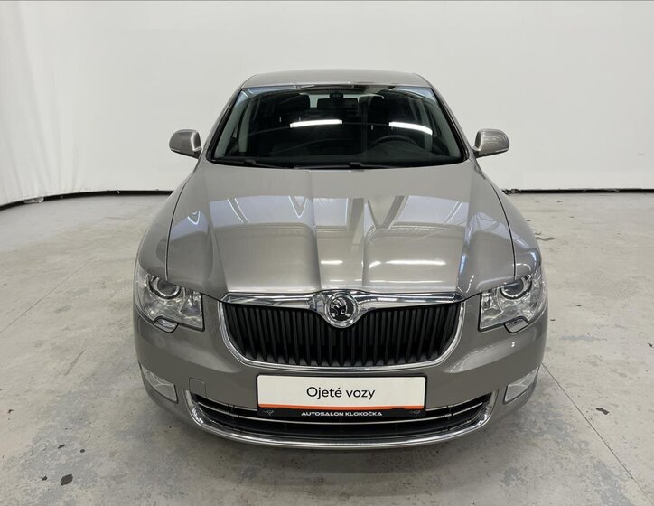 Škoda Superb Liftback 2,0 l 103 kw