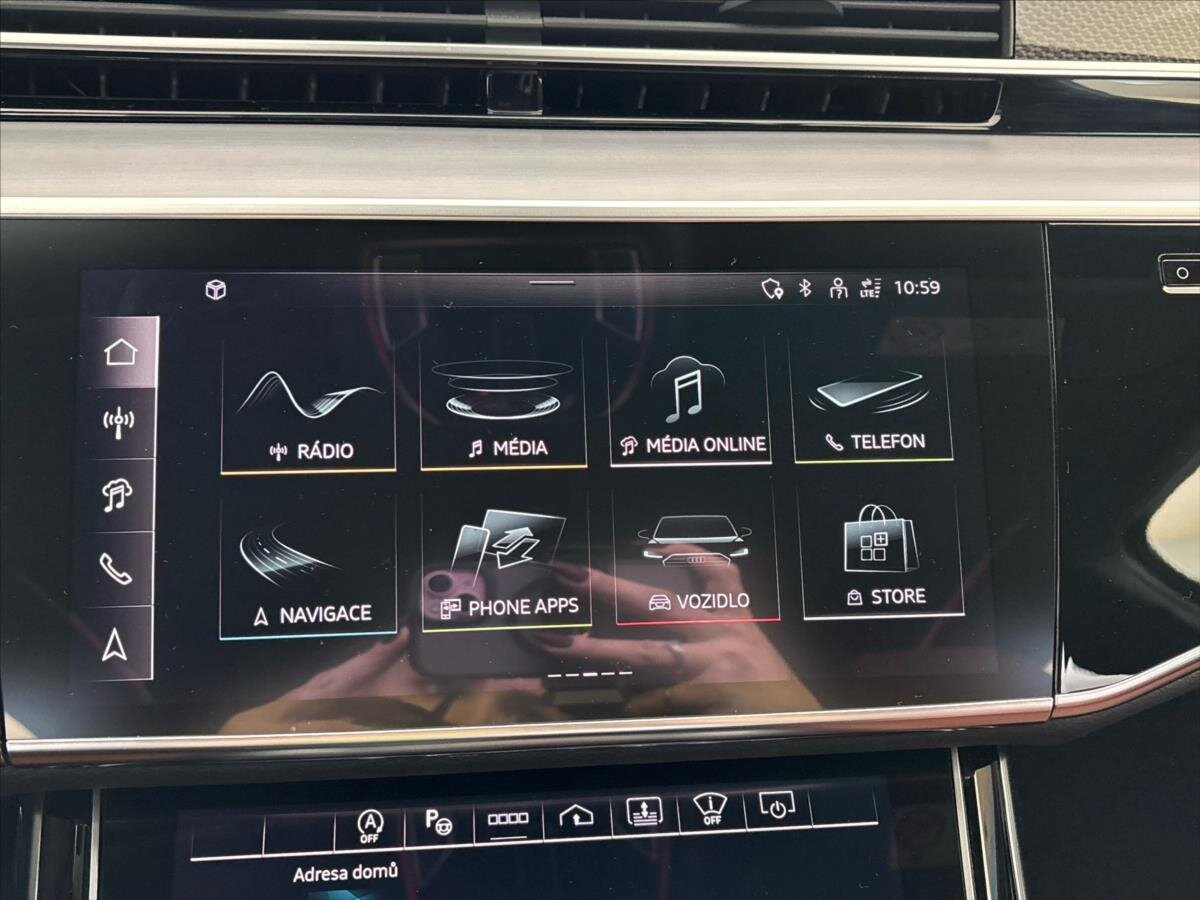 Audi A8 Sedan / Limuzína 3,0 l 210 kw