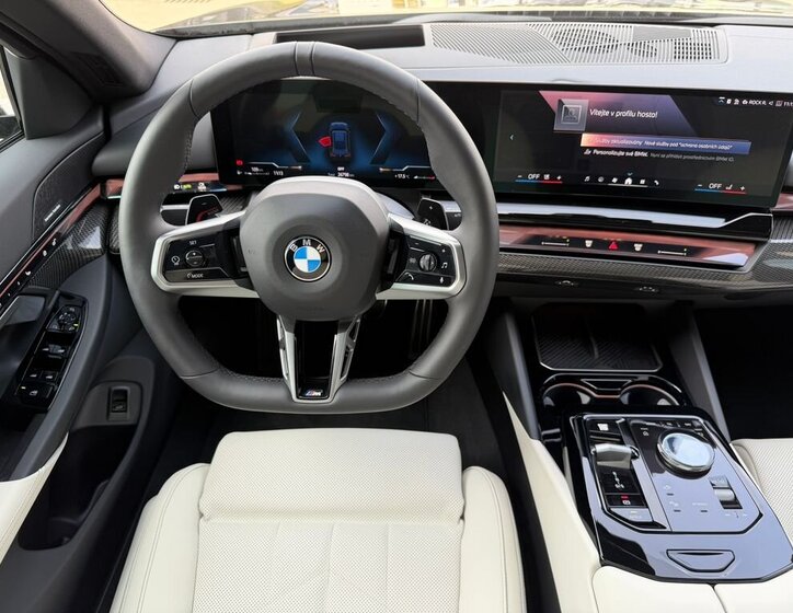 BMW Řada 5 Kombi 3,0 l 210 kw