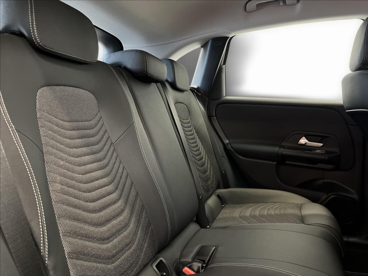 Mercedes-Benz Třídy B Hatchback 1,3 l 120 kw