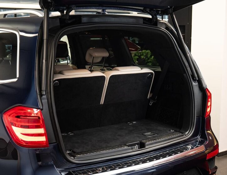 Mercedes-Benz GL SUV 4,7 l 320 kw