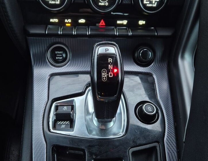 Jaguar F-Type Kupé 2,0 l 221 kw