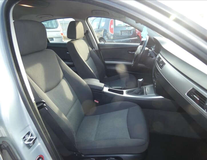 BMW Řada 3 Sedan / Limuzína 2,0 l 95 kw
