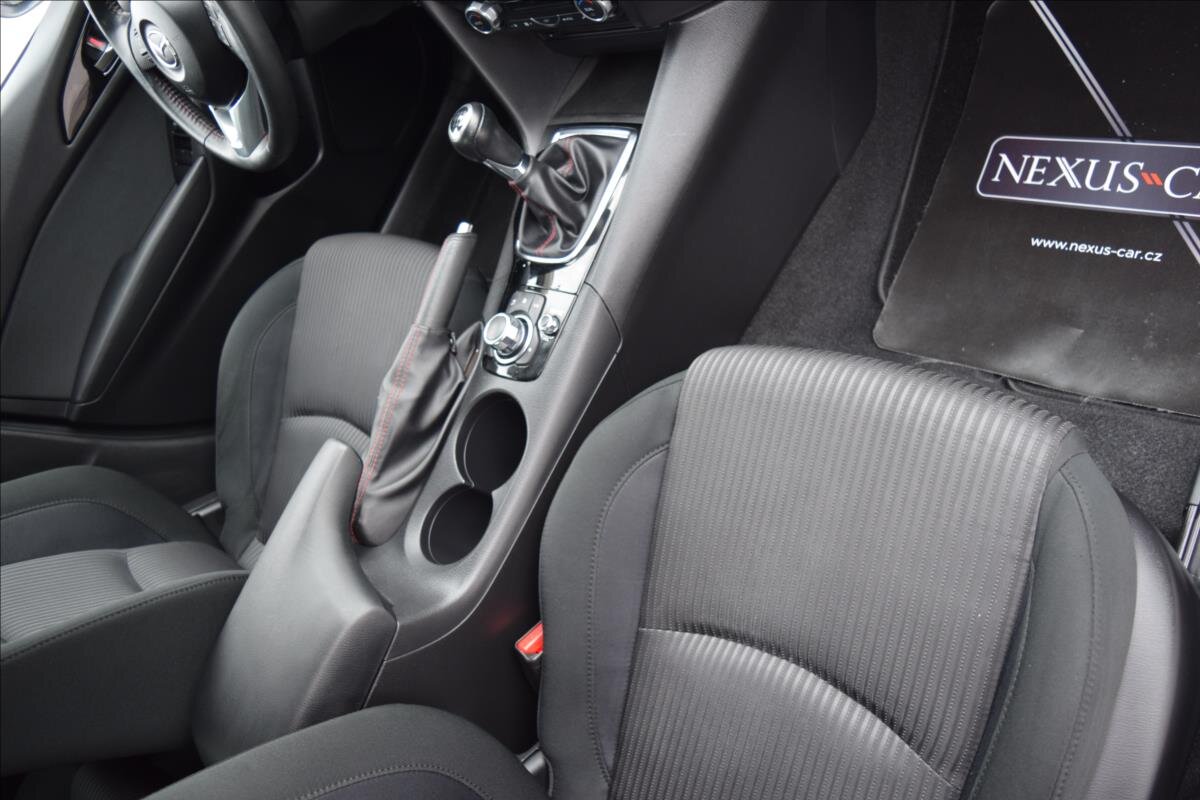 Mazda 3 Sedan 1,5 l 74 kw