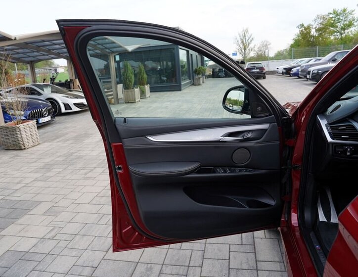 BMW X6 SUV / Terénní 3,0 l 280 kw