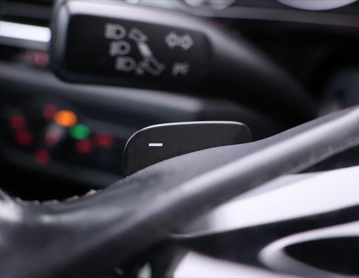 Volkswagen Touareg SUV / Terénní 3,0 l 150 kw