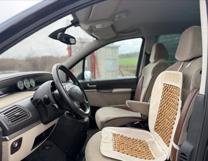 Peugeot 807 MPV 2,2 l 94 kw