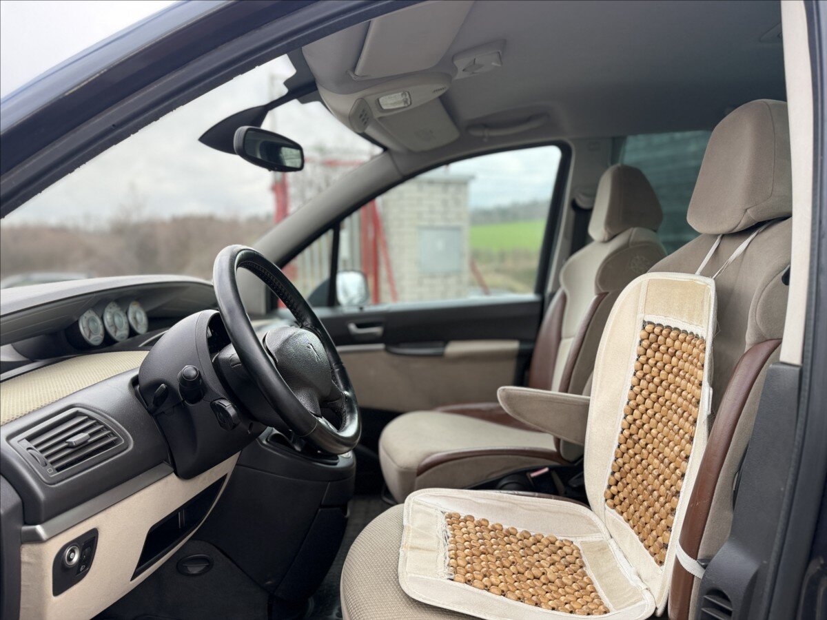 Peugeot 807 MPV 2,2 l 94 kw