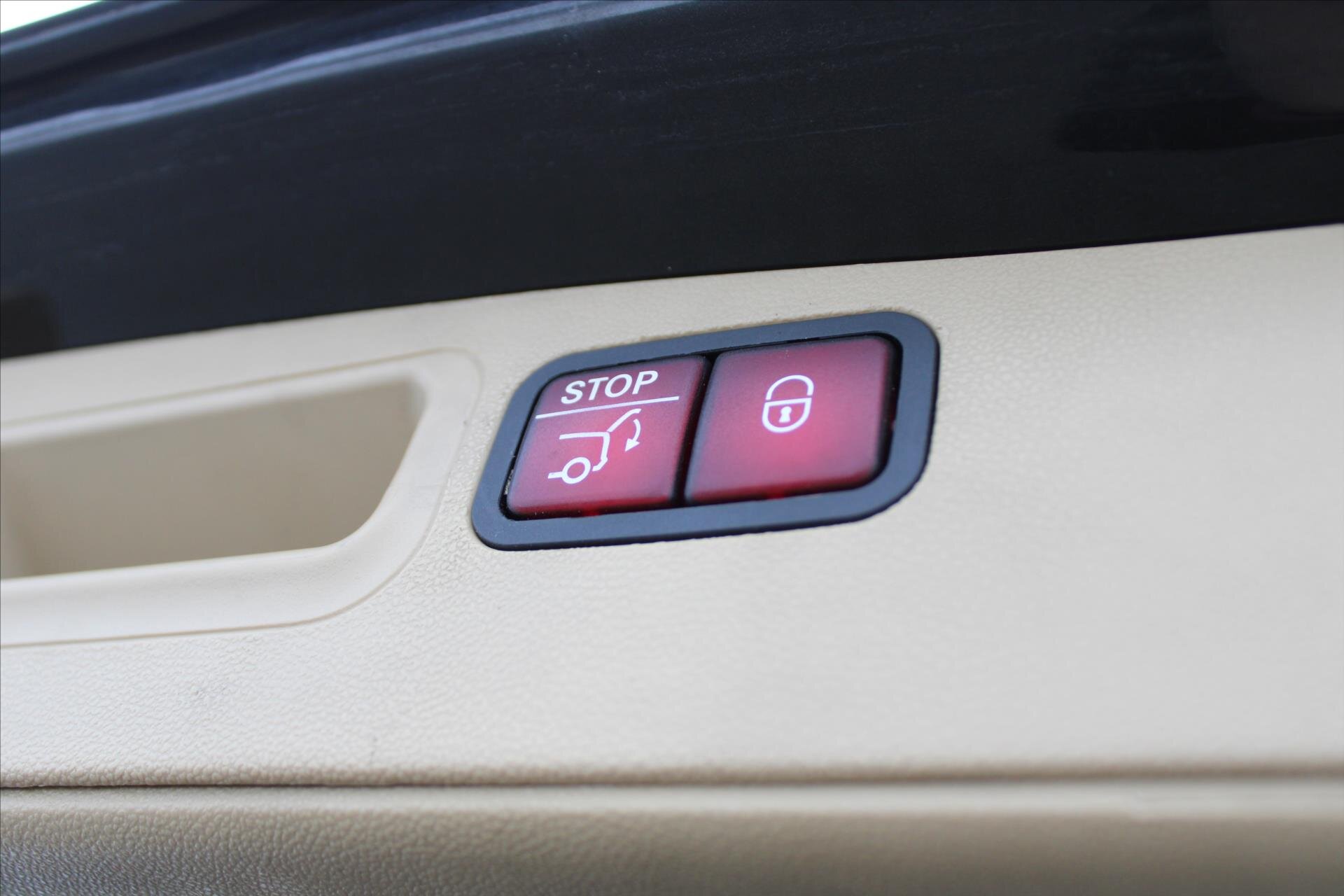 Mercedes-Benz Třídy M SUV / Terénní 3,0 l 165 kw