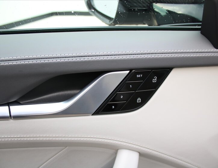 Porsche 911 Kupé 3,0 l 331 kw