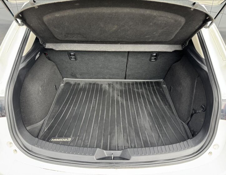 Mazda 3 Hatchback 1,5 l 74 kw