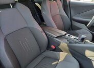 Toyota C-HR SUV 2,0 l 145 kw