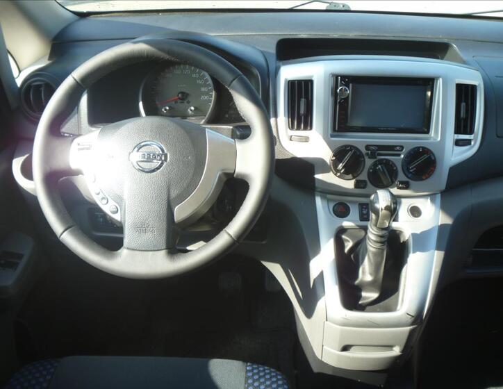 Nissan NV200 16