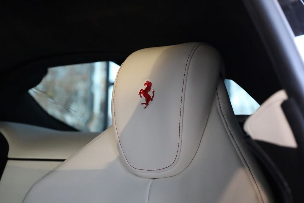 Ferrari Ostatní SUV / Terénní 6,5 l 533 kw