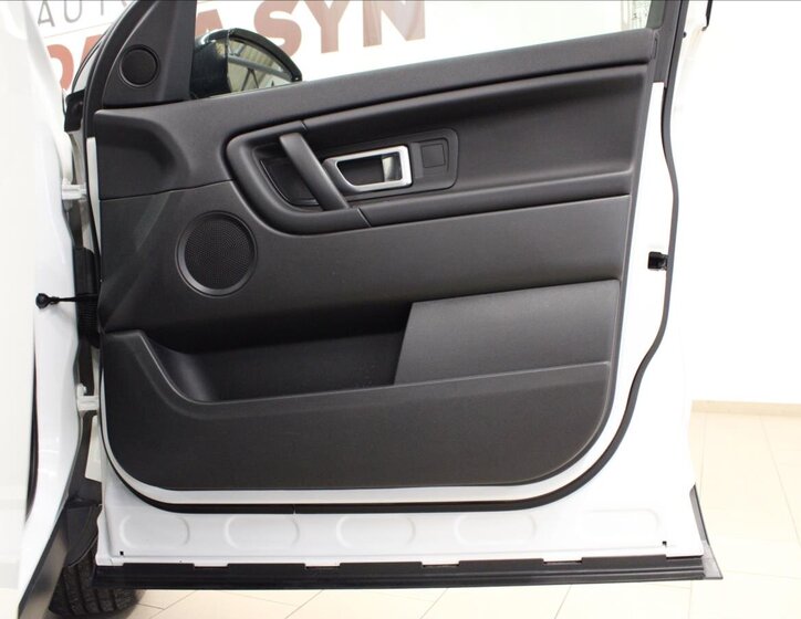 Land Rover Discovery Sport 11