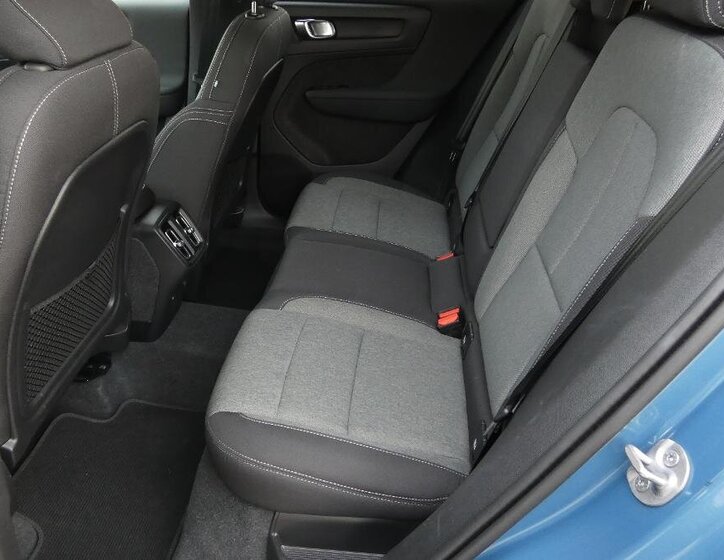 Volvo XC40 SUV / Terénní 2,0 l 120 kw