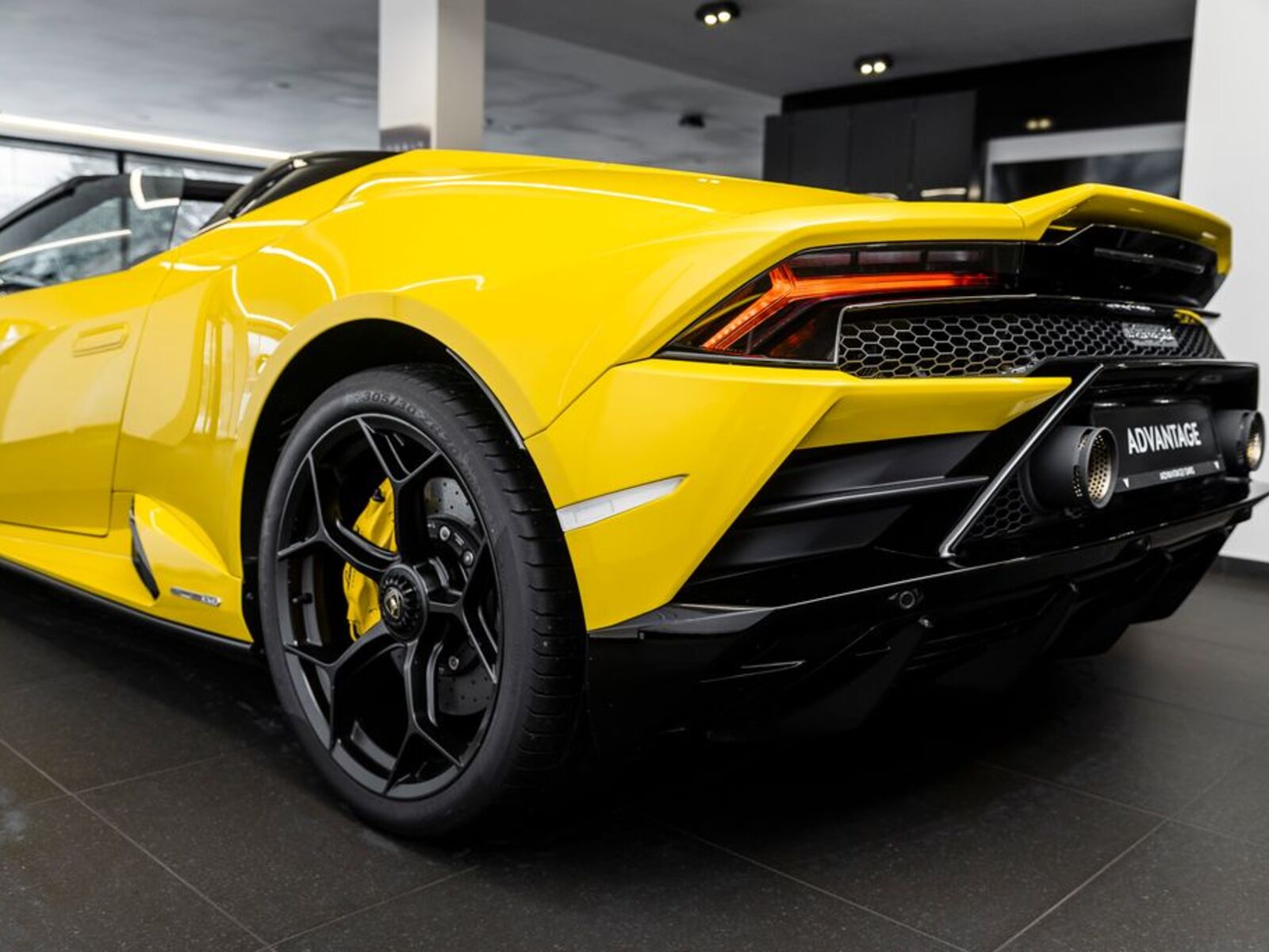 Lamborghini Huracán 8