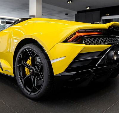 Lamborghini Huracán 8