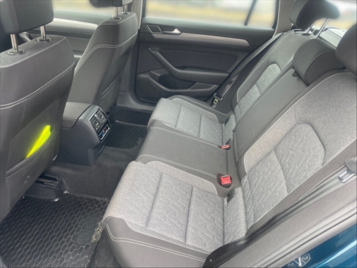 Volkswagen Passat Kombi 1,5 l 110 kw