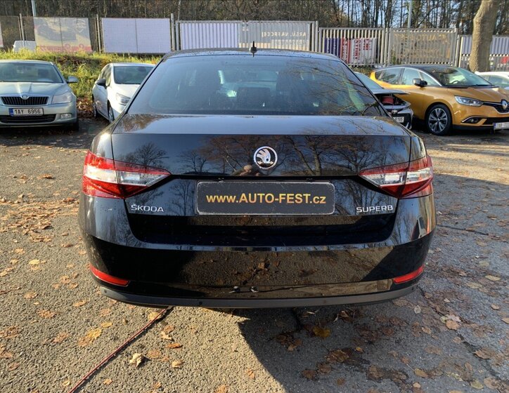 Škoda Superb Sedan / Limuzína 1,5 l 110 kw