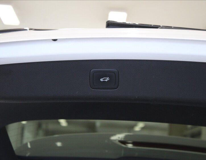 MG EHS SUV / Terénní 1,5 l 190 kw