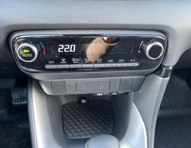 Toyota Yaris Hatchback 1,5 l 68 kw