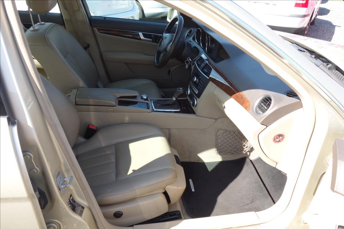 Mercedes-Benz Třídy C Sedan / Limuzína 3,0 l 170 kw